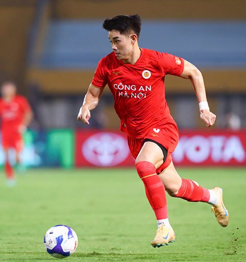 Công An Hà Nội hoà Thanh Hóa 1-1, lỡ cơ hội đòi ngôi đầu