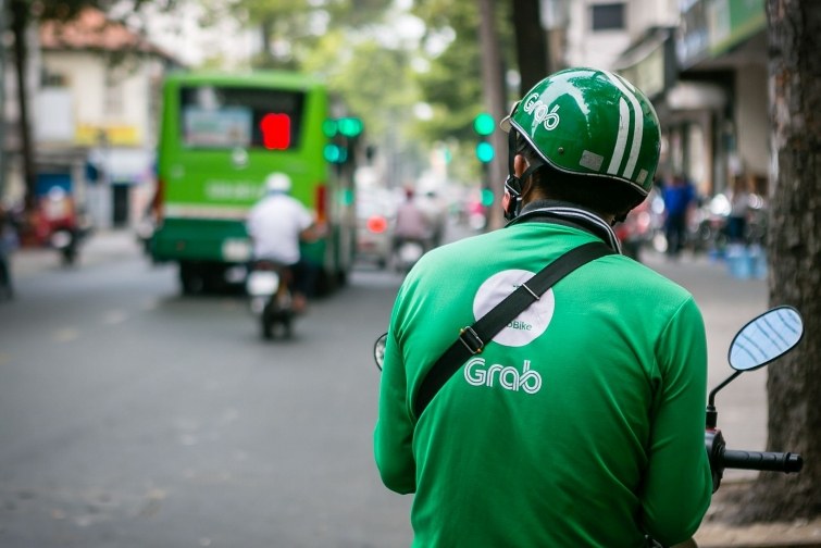 Grab tự động ghi âm chuyến xe đêm, người dùng không thể tắt