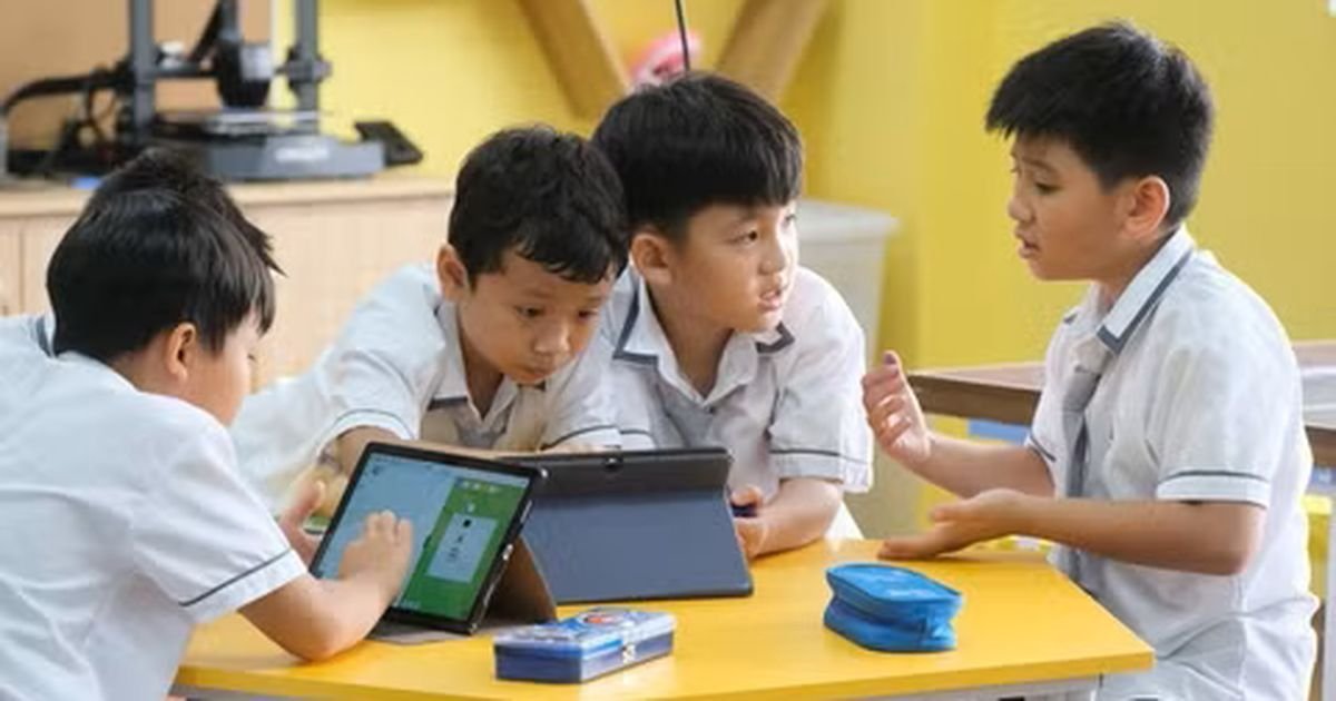 Nhiều trường dừng dạy tiếng Anh liên kết, phụ huynh bớt gánh nặng tiền học