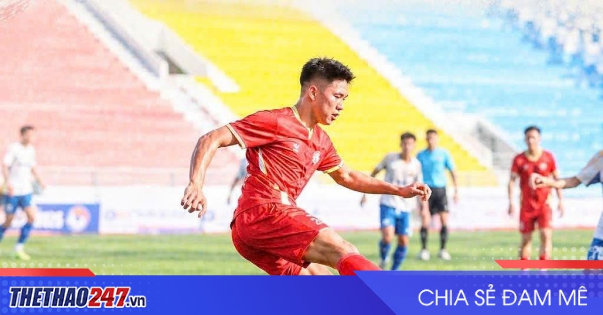 Siêu phẩm 40 mét của Trung Đạt tại Hạng Ba quốc gia